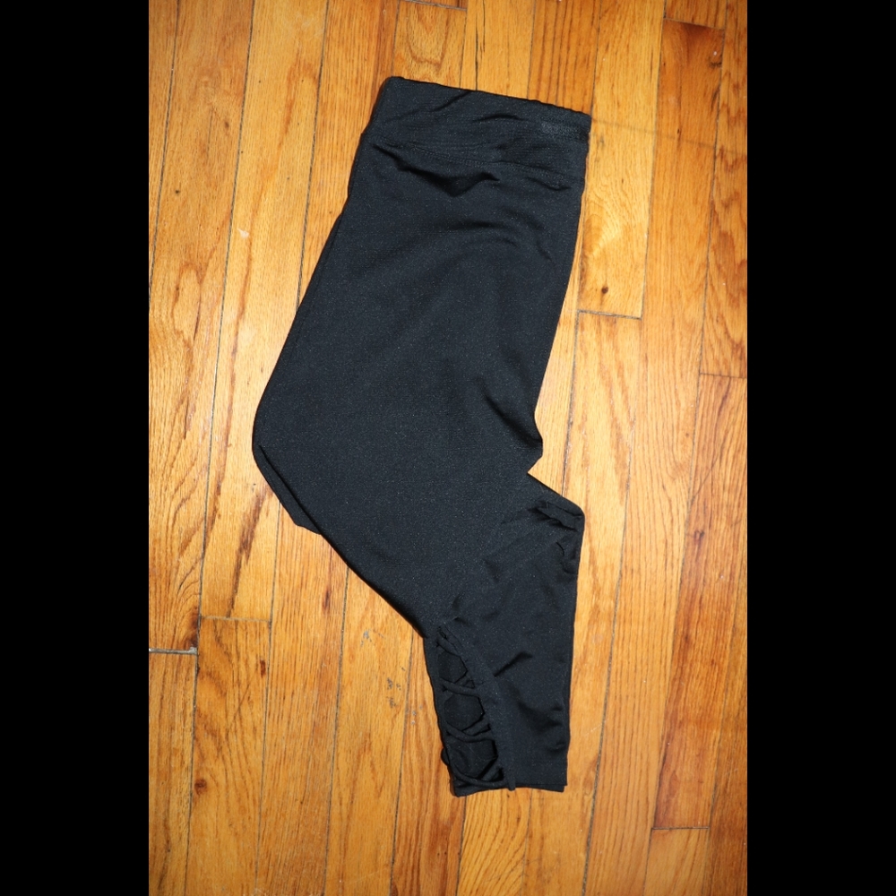 Black Athletic Capri